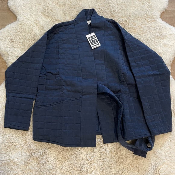 NWT Lunya Washable Silk Quilted Side Tie Jacket in Navy Size Medium - Picture 4 of 13